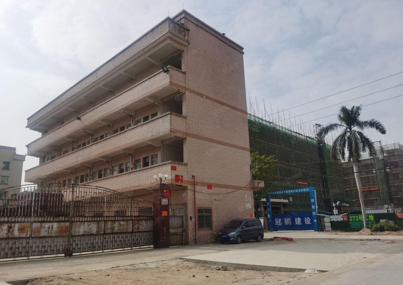 原房东砖墙到顶独门独院单一层厂房出租5800平方米。