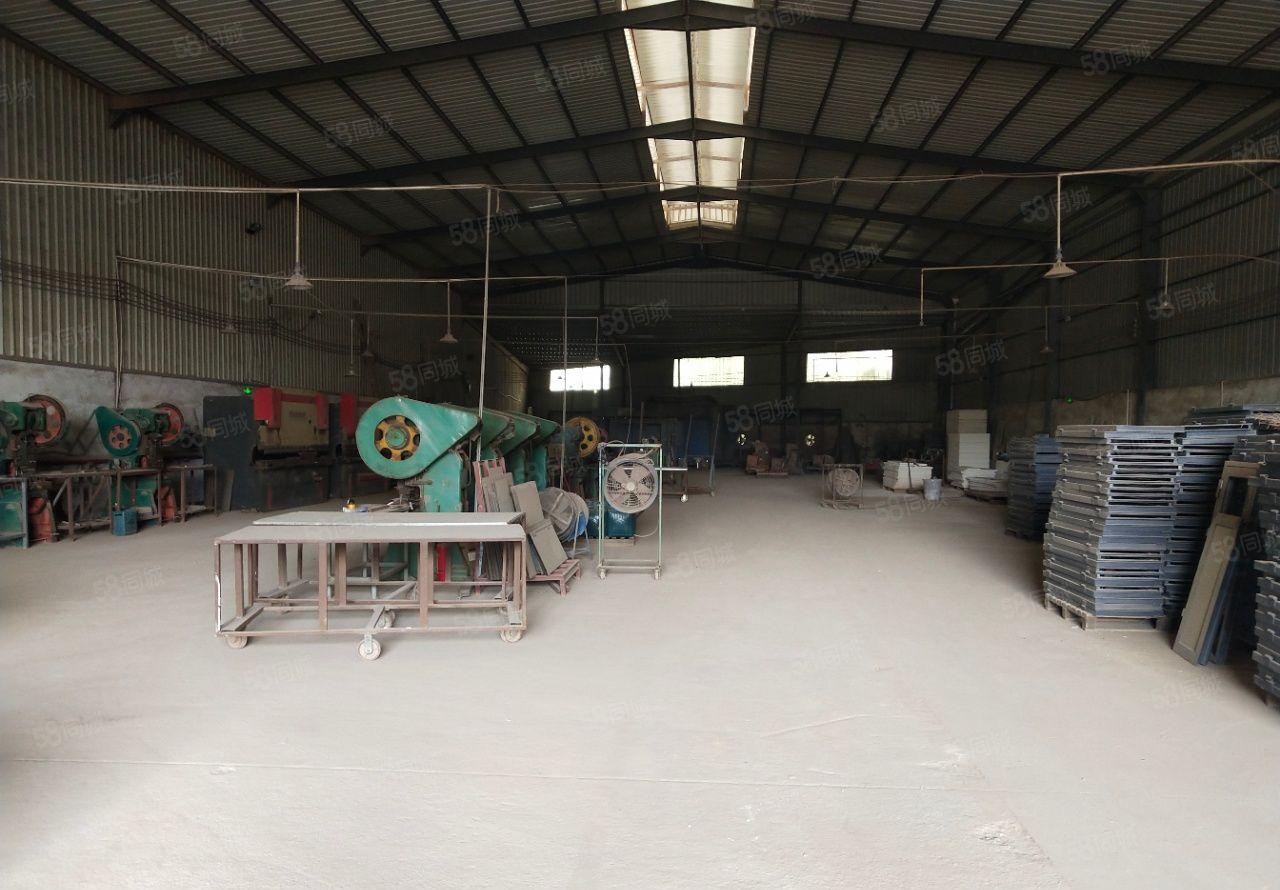 园洲厂房加宿舍1680平方，现成装修办公室，带空调，水电现成