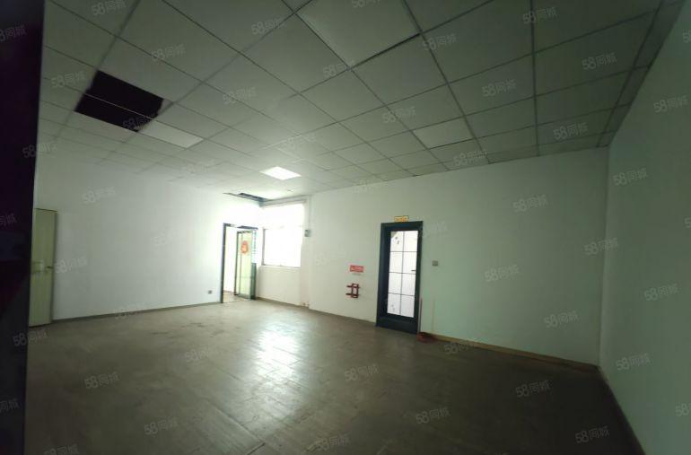 园洲企石桥新建厂房每层650平，有2吨货梯，水电齐全