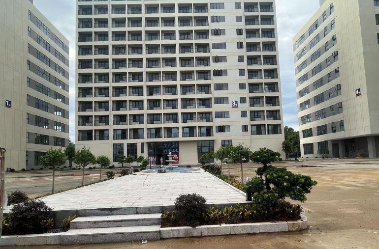 博罗全新15万平花园式精装厂房10元起租