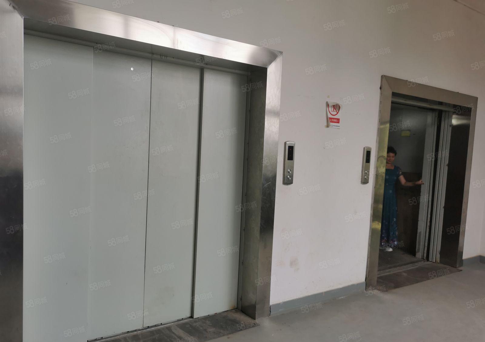 电子客户福音！精装修办公室，地坪漆车间！房东特价出租