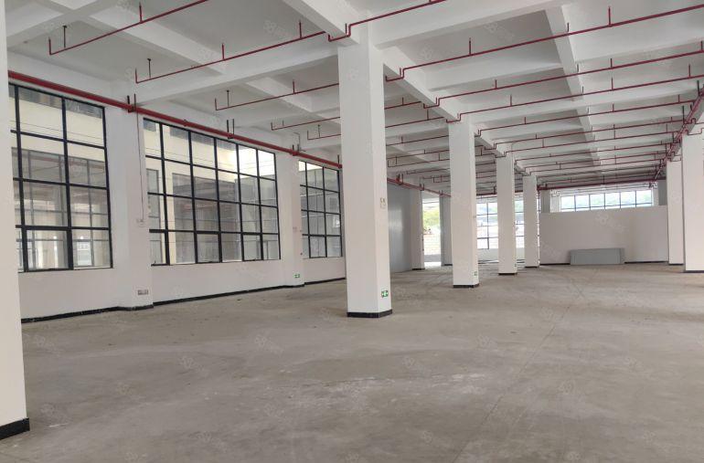 砖结构 单一层 滴水9米 可见17米大车 国道边