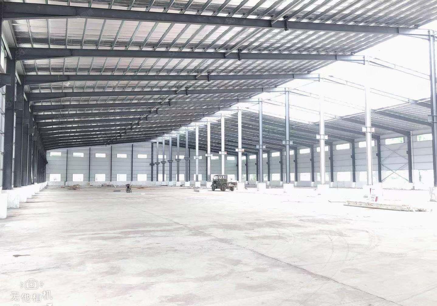 石湾高速路口26000平方钢构厂房出租，高10米，空地大