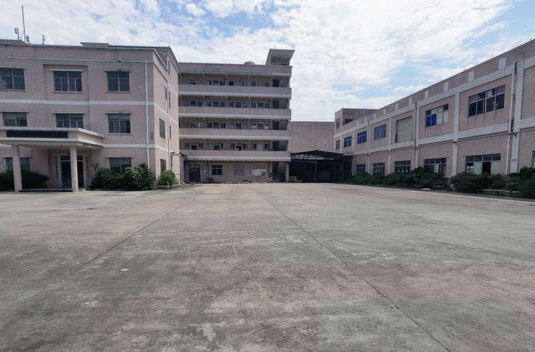 9博罗村委标准独院厂房5000平，有独立办公楼，水电到位