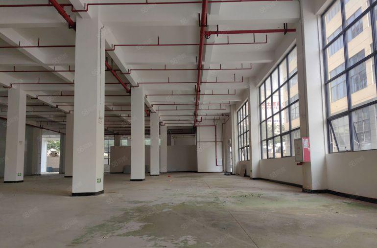 砖结构 单一层 滴水9米 可见17米大车 国道边