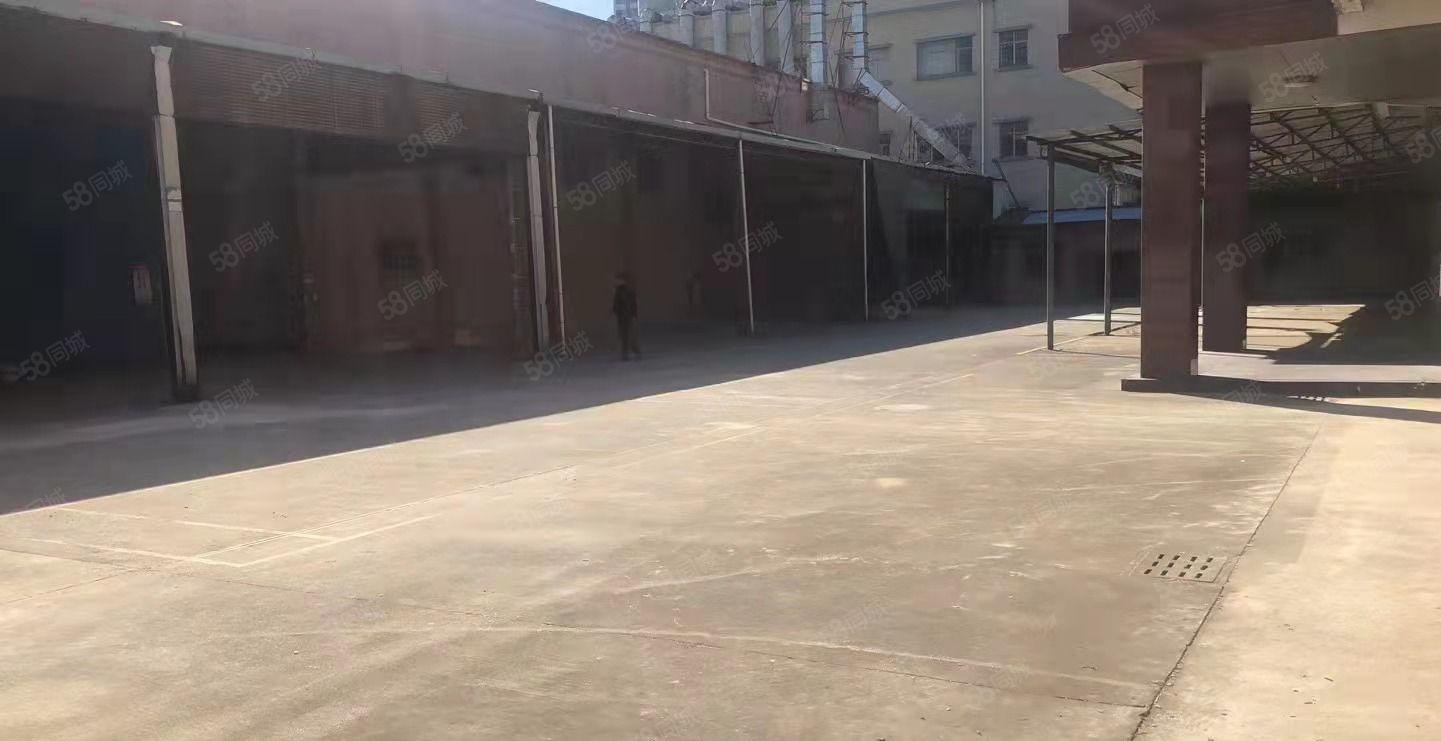 原房东钢构厂房面积5800平方，办公室精装修，宿舍配套齐全