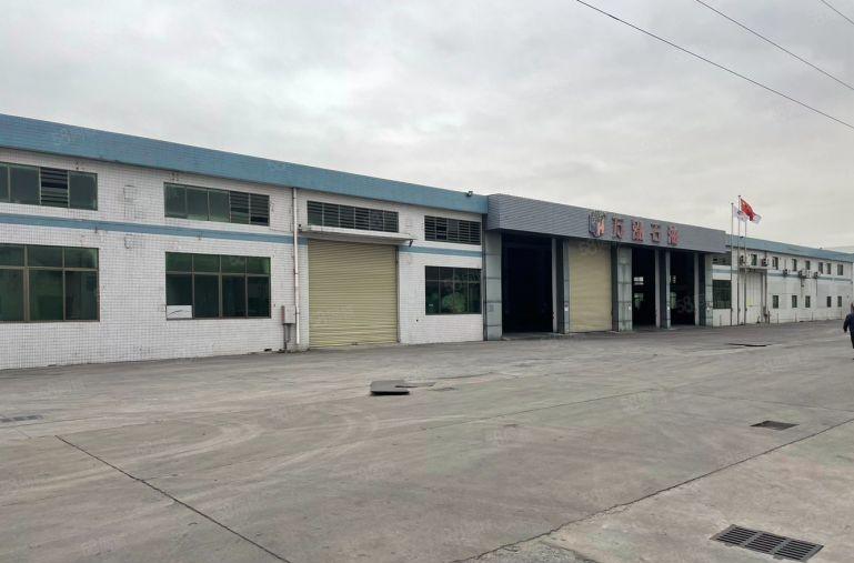 石湾工业园区砖墙到顶厂房出租面5000平方空地非常大免费使用