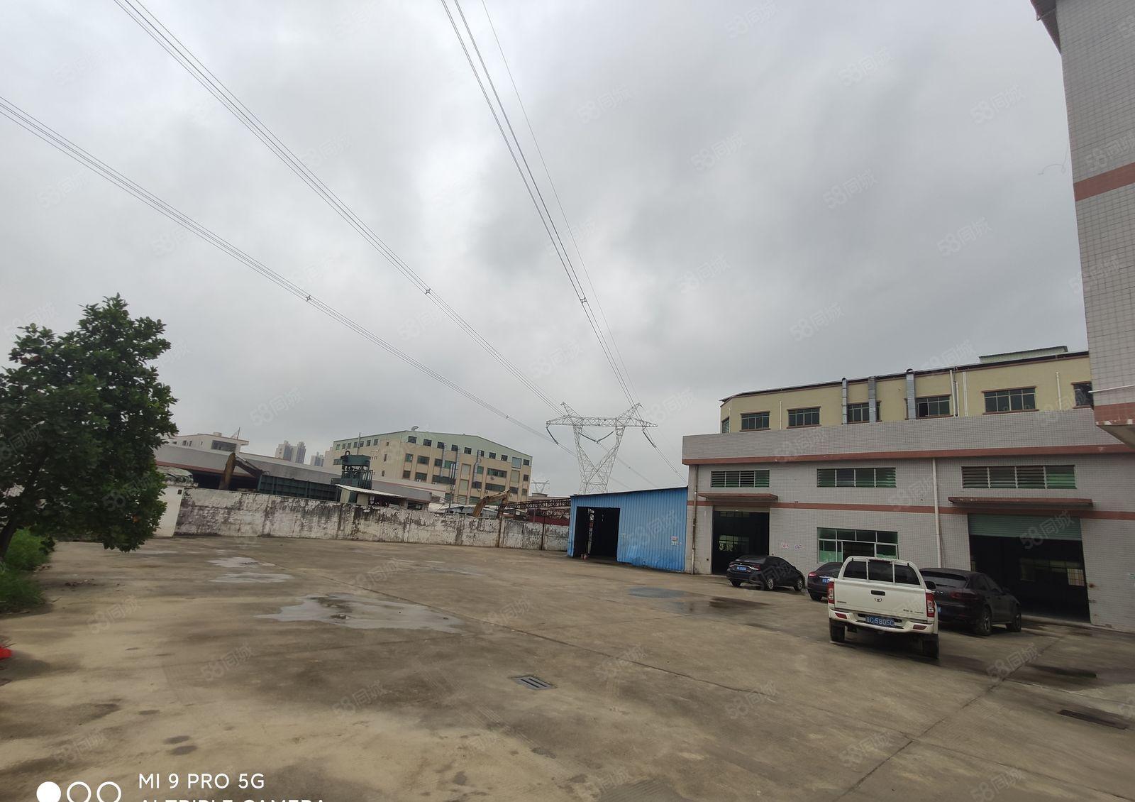 石湾镇新出砖墙到顶经典小独院单一层，证件齐全。