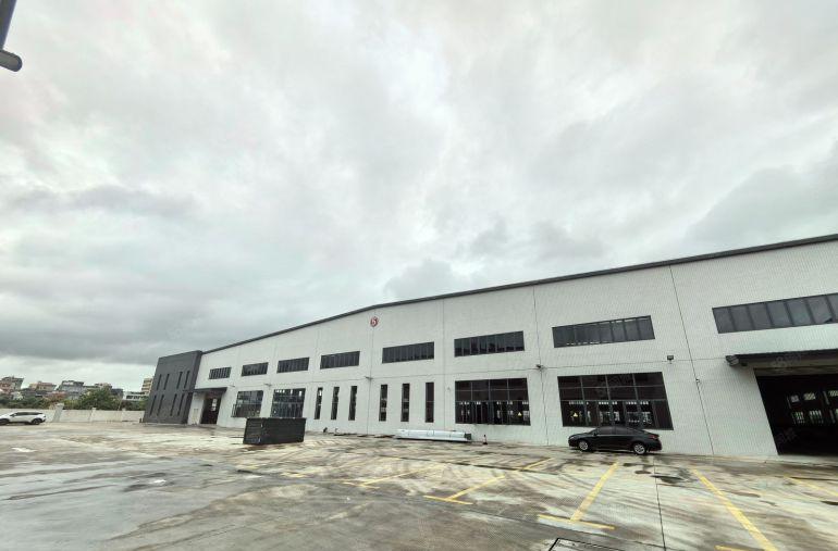 园洲镇全新砖墙单一层，滴水十米，有牛角喷淋，2000平方起租