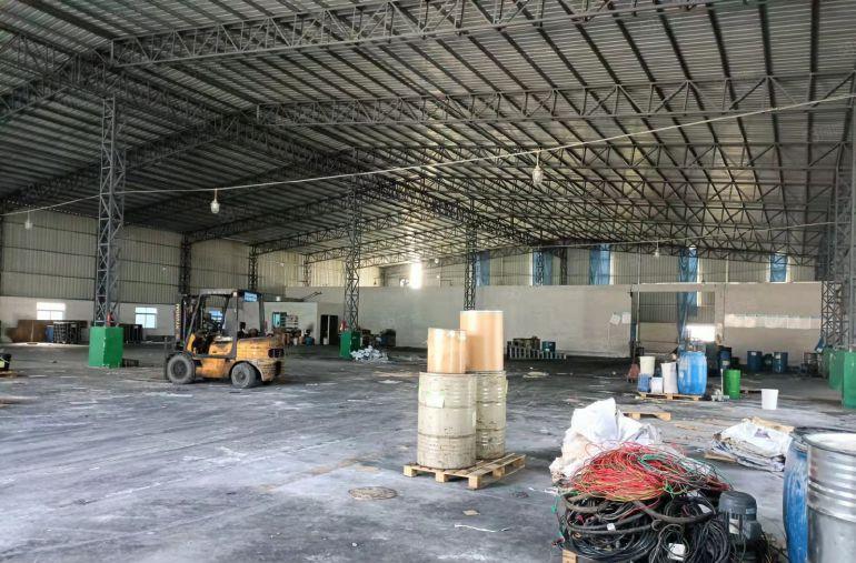 低价钢构独院2000平11元带宿舍办公滴水8米出租