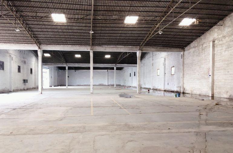 园洲钢结构独门独院厂房出租，厂房空地一比一，现成办公室