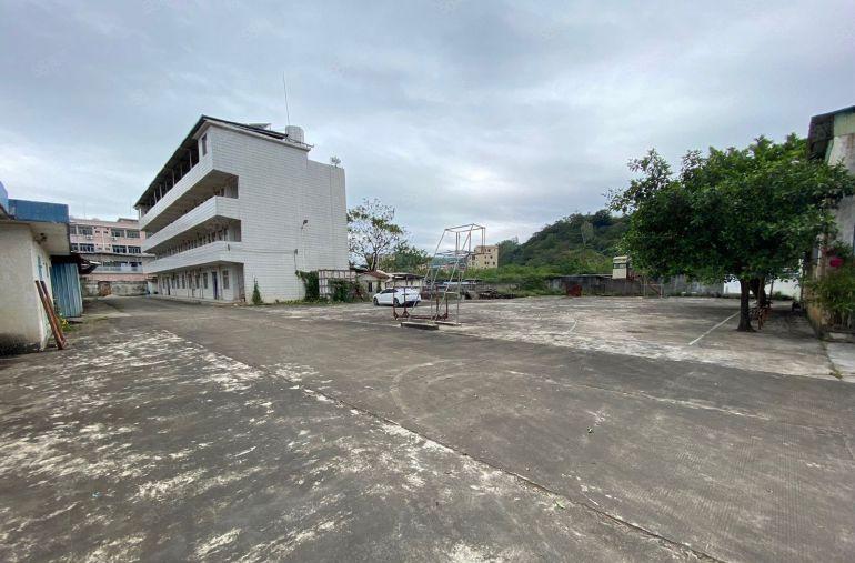 10元钢结构厂房出租大小可分租四角楼高速口独院34000平