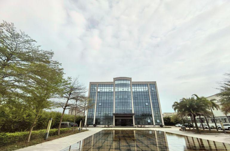 博罗县石湾镇滴水十米重型钢构出租，空地一万方，形象好高速口