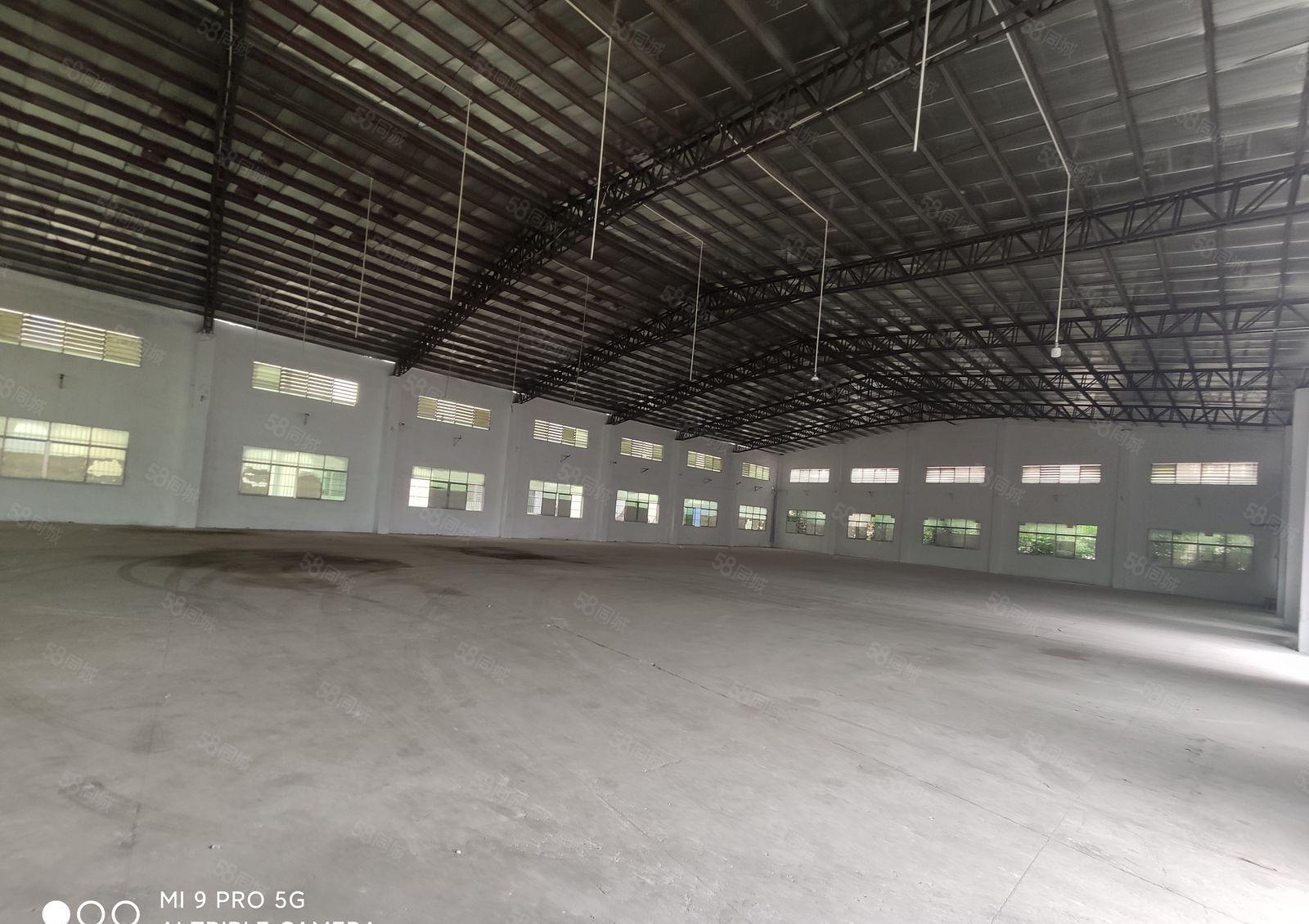 石湾镇新出砖墙到顶经典小独院单一层，证件齐全。