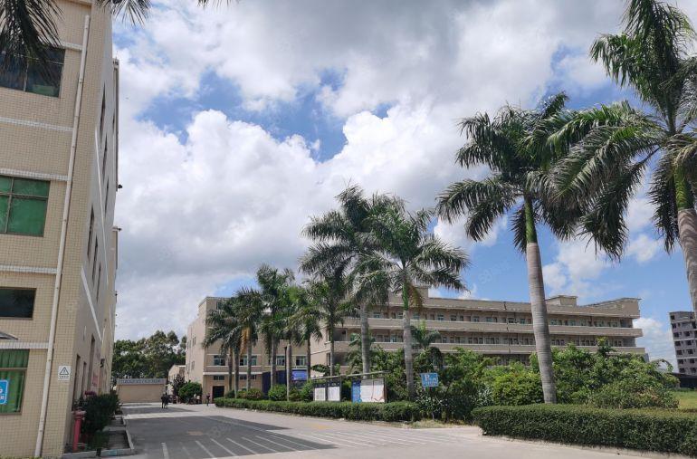 一手房东自建标准厂房，消防配套设施齐全，带货梯，手续齐全