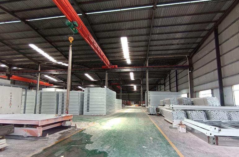 石湾镇独门独院钢结构厂房出租，仓库出租带行车可办环评，可分租