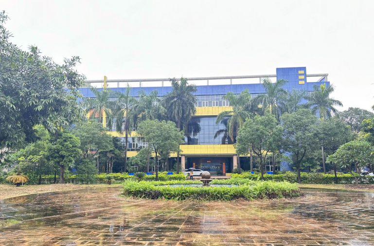 石湾汽车产业园新出带行车标准一楼厂房仓库出租3000平方米