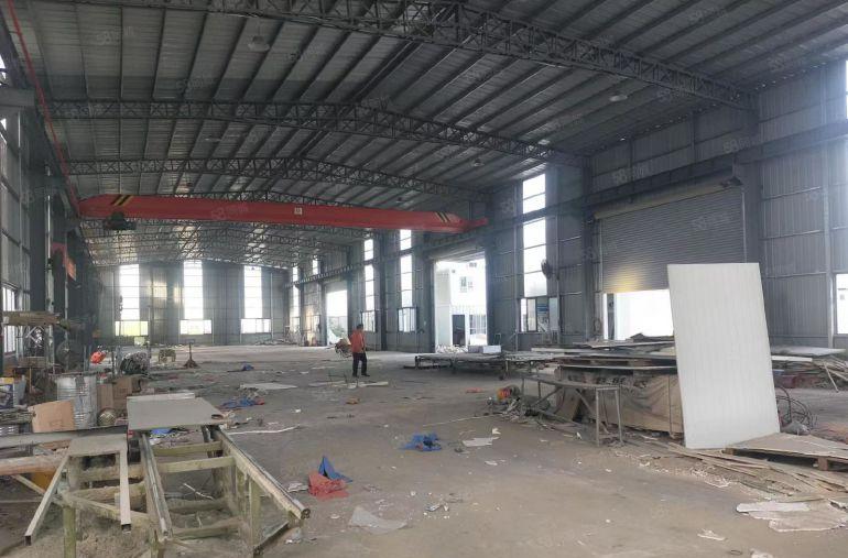 博罗园洲新出1300平方5吨行车厂房出租，有现成办公和宿舍