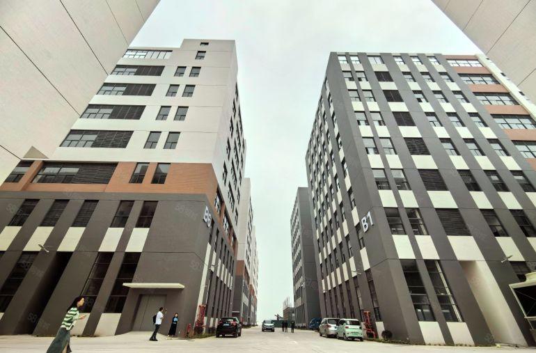 博罗县石湾镇全新高标准厂房低价出租，红本证件，交通方便。