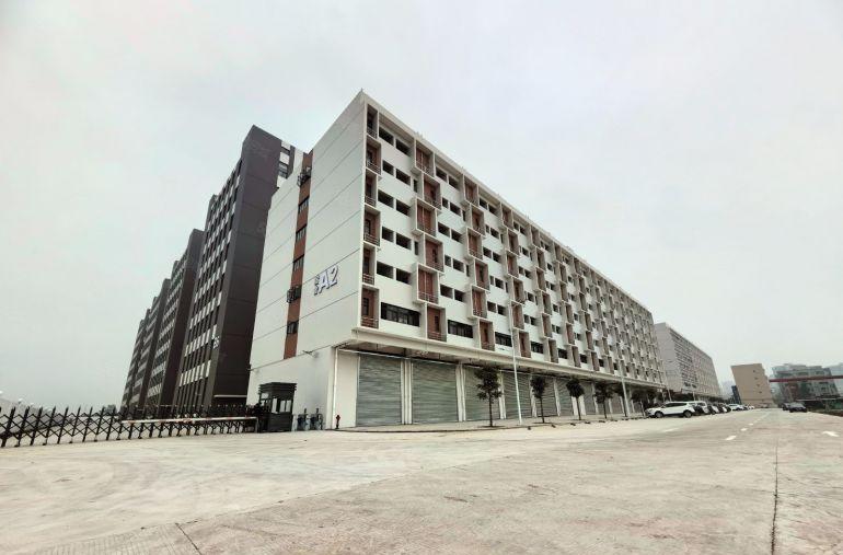 博罗县石湾镇全新高标准厂房低价出租，红本证件，交通方便。