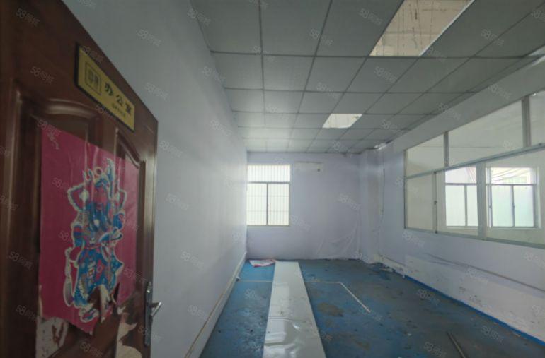 东莞火车站隔壁惊现砖墙单一层独院1600平米厂房 现成水电