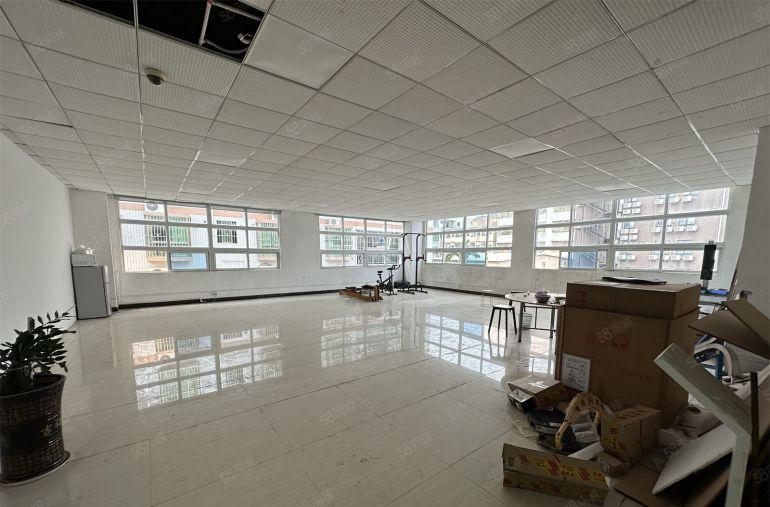 石湾老城区现成装修厂房10元出租现成水电办公室石湾科技园