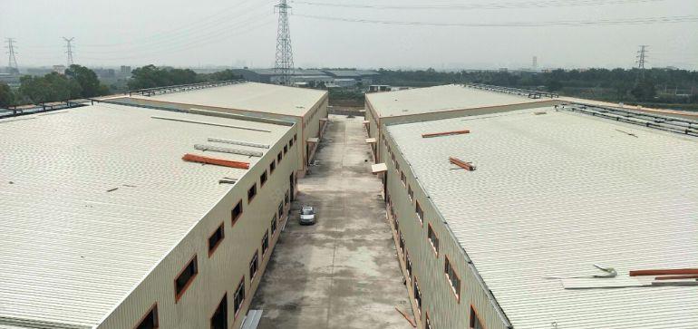 石湾镇钢结构厂房出租滴水10米5500平空地免费使用价格便宜