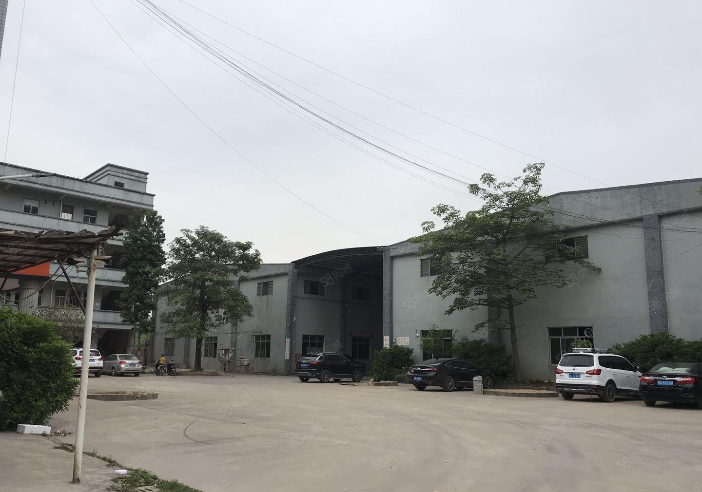 龙溪镇主道边上单层厂房加楼房出租，单层3000一栋，证件齐全