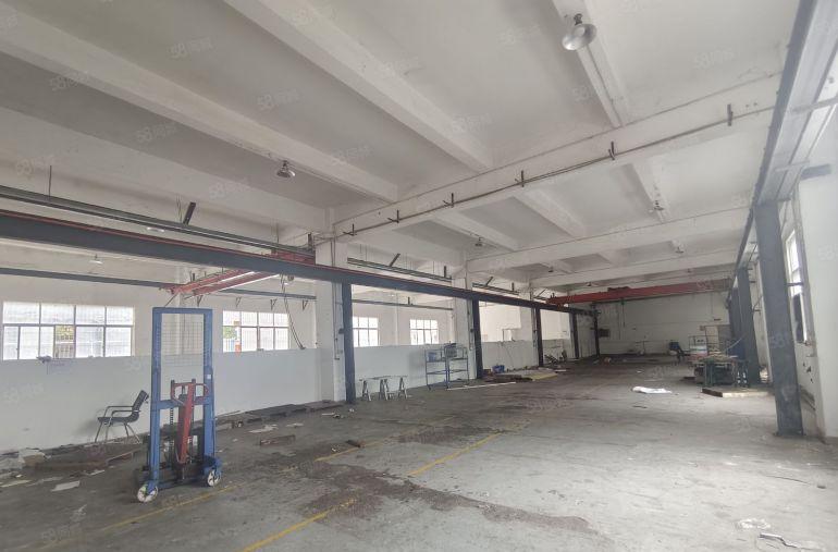 大岭工业区主干道旁一楼1100平带2部行车一楼5.4米高空地
