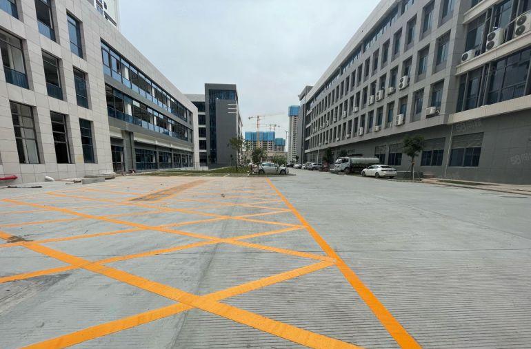 低价出租！仲恺区惠台工业区原房东自有厂房8万平方厂房出租可分