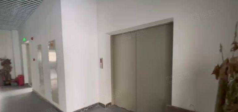 11块急租！五一工业区楼上1000平大小可分租原房东低价出租