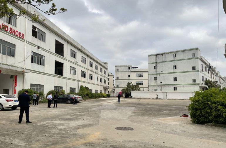 8块仲恺沥林原房东6000平独院厂房出租带精装修可分2000