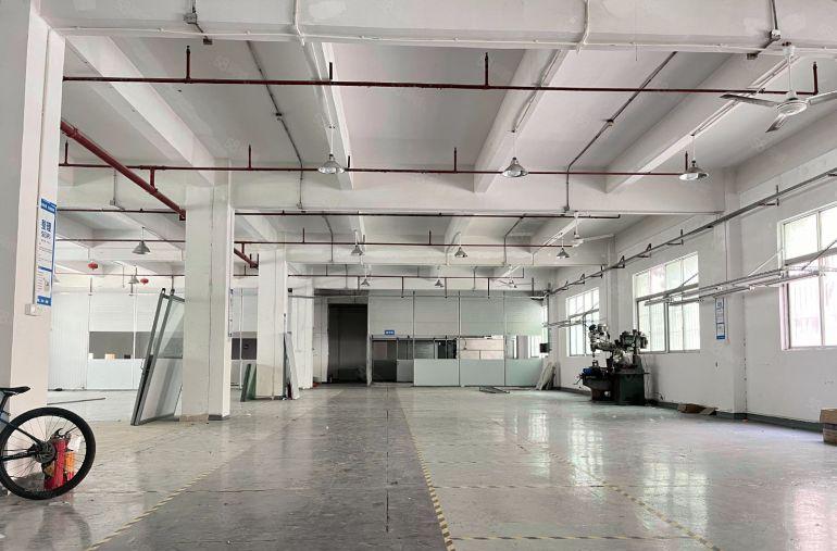 新出！仲恺8000平独栋厂房仓库出租可分1000平带现成装修