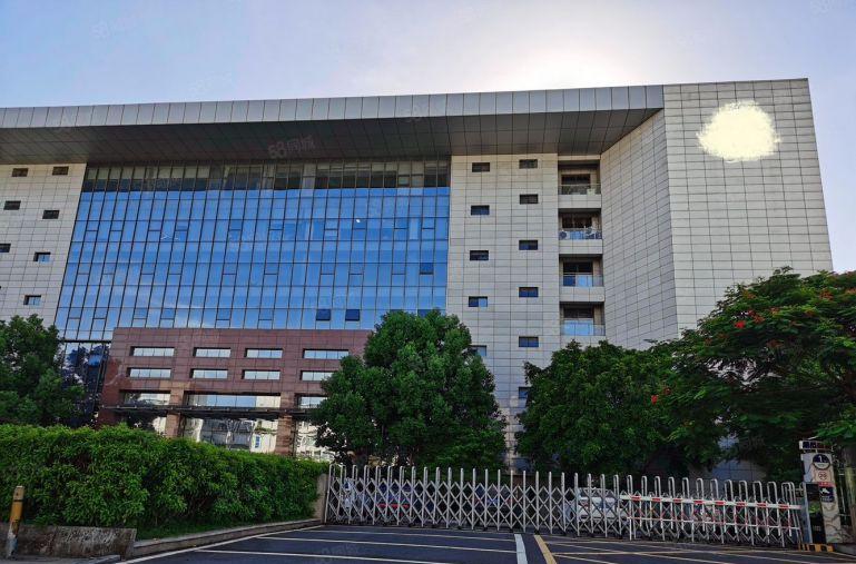 仲恺陈江原房东楼上2000平带地坪漆厂房出租 可分租