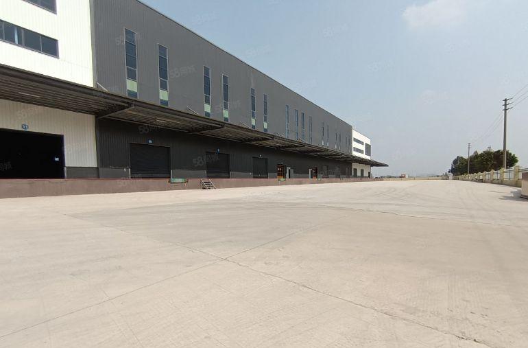 精选厂房出租，带三面卸货平台，可分租。空地大，格局方正