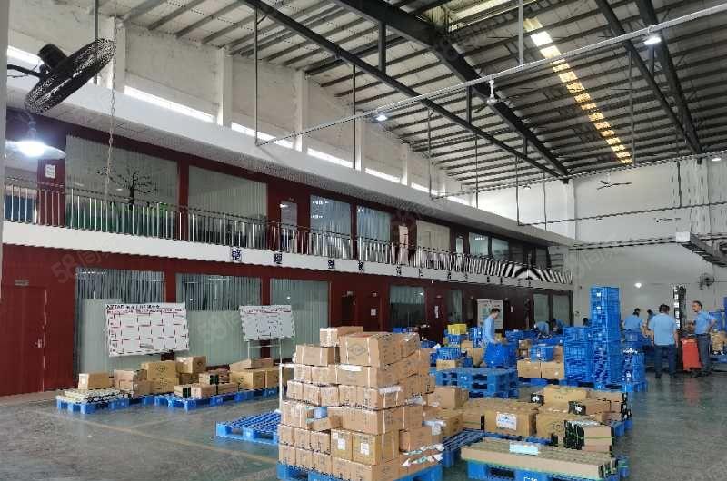 平南超大空地带卸货平台钢构厂房1350平方