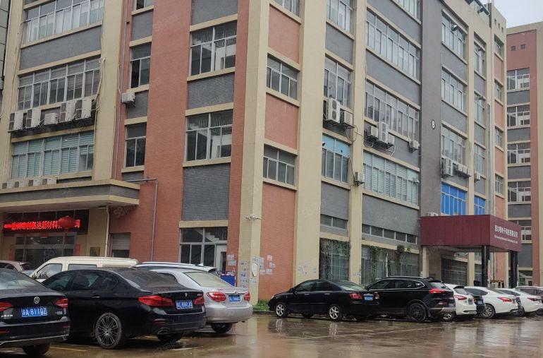 超低价！8元仓库厂房出租无公摊大小可分四部货梯有食堂配套齐全