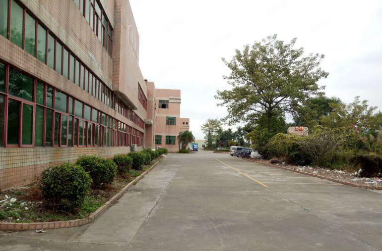 仲恺高新区陈江街道    标准厂房二楼1500平出租，带装修