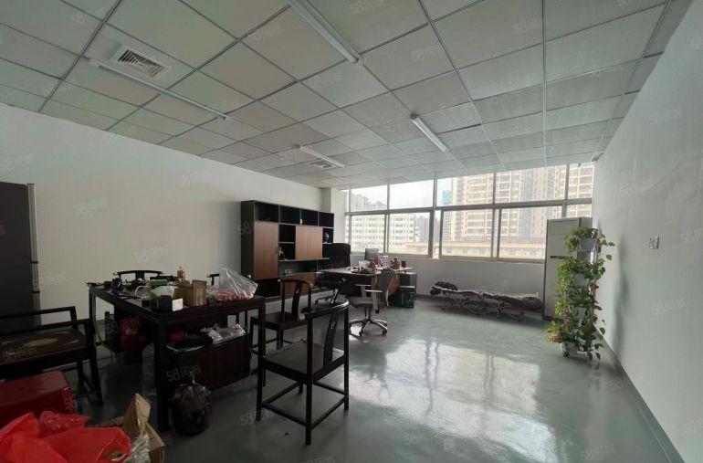 精装厂房出租1300平，惠州仲恺区陈江镇主干道边带装修厂房