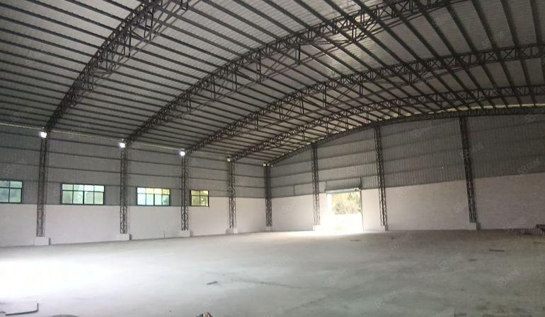 独门独院单层钢构厂房1750平方空地5000平方直租