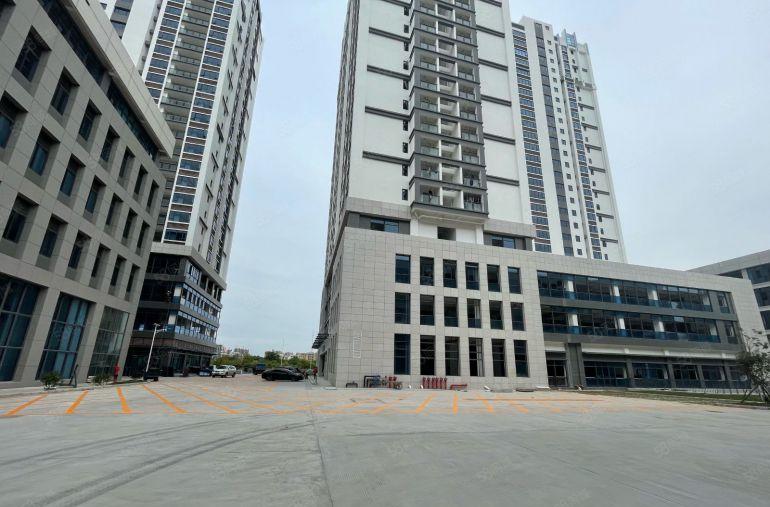 低价出租！仲恺区惠台工业区原房东自有厂房8万平方厂房出租可分