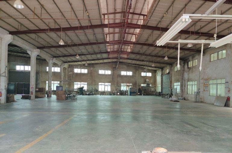 800平方起租沥林砖墙到顶滴水8米高钢构现低价出租