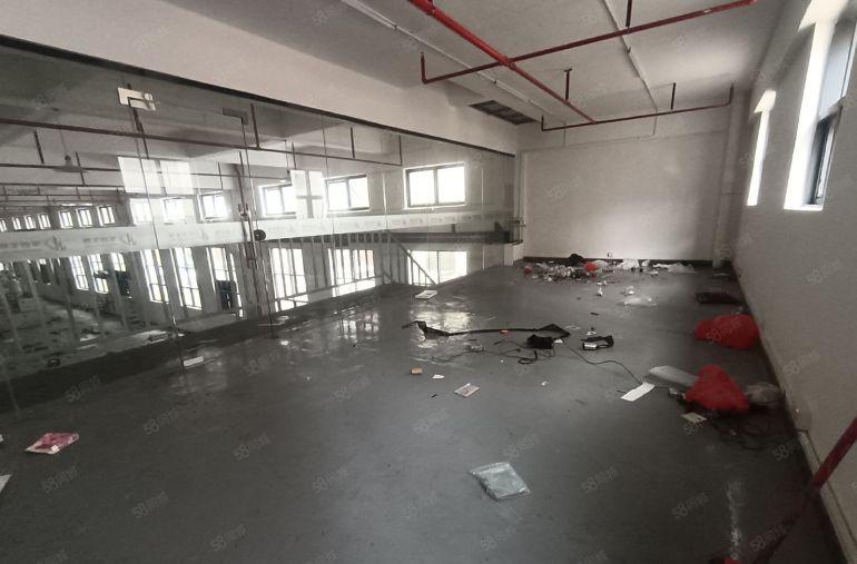 9元原房东现成装修带行车办公室红本一楼厂房2000平一手直租