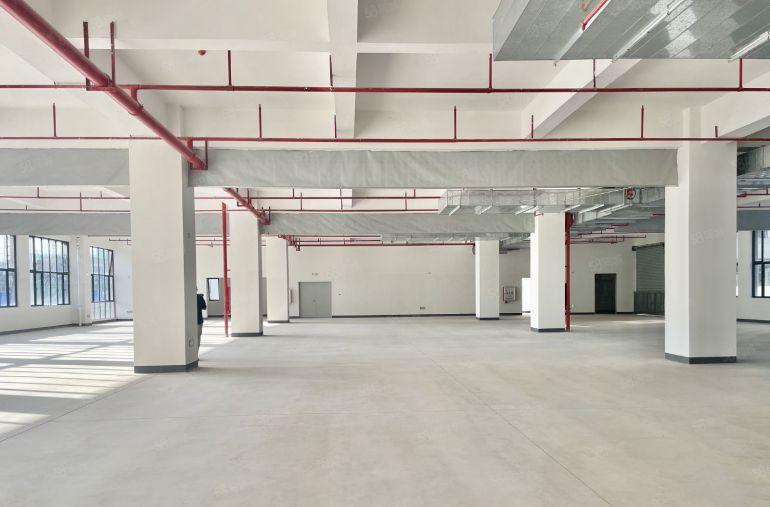 红本厂房出租，可做污染厂房可排水可办环评，高速口0距离