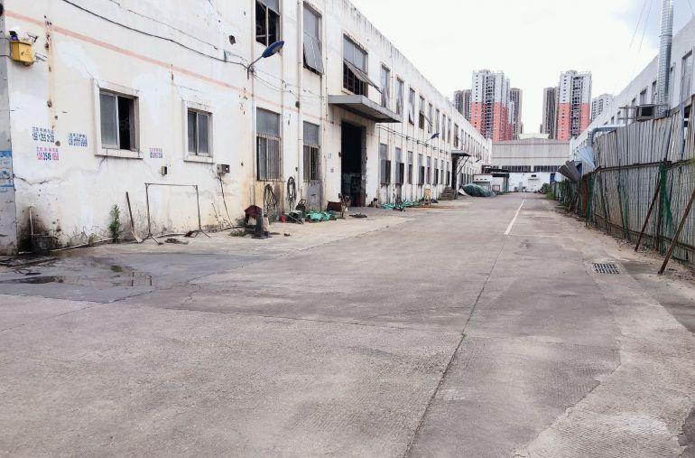 现成4部行车，免租期3个月，钢构独院，实际面积出租