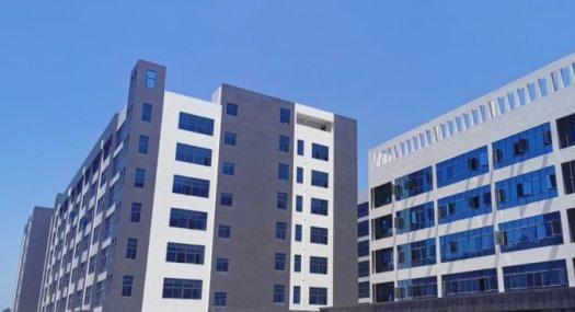 惠州惠城 惠州市仲恺主干道边证件齐全做印刷的厂房19620㎡招租19620㎡ 厂房租售层高5米 跨度100米 柱距30米 配电600KVA天车50吨