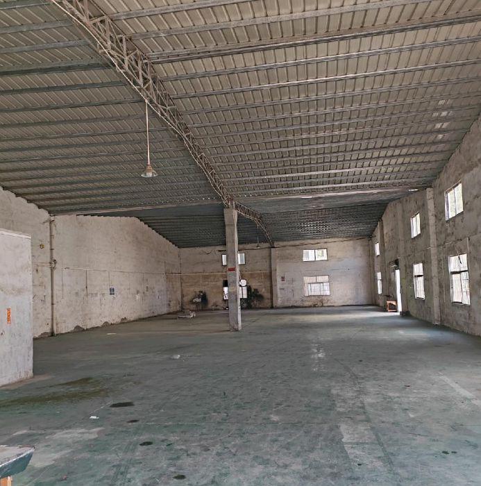 厂房靠近高速出口，空地大，货柜车好进好出