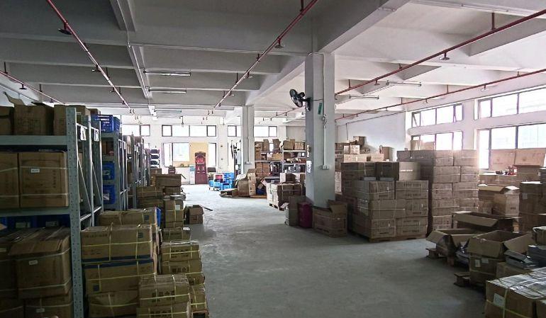 920平转租，厂房方正好安排，采光好，通透，新装修的办公室