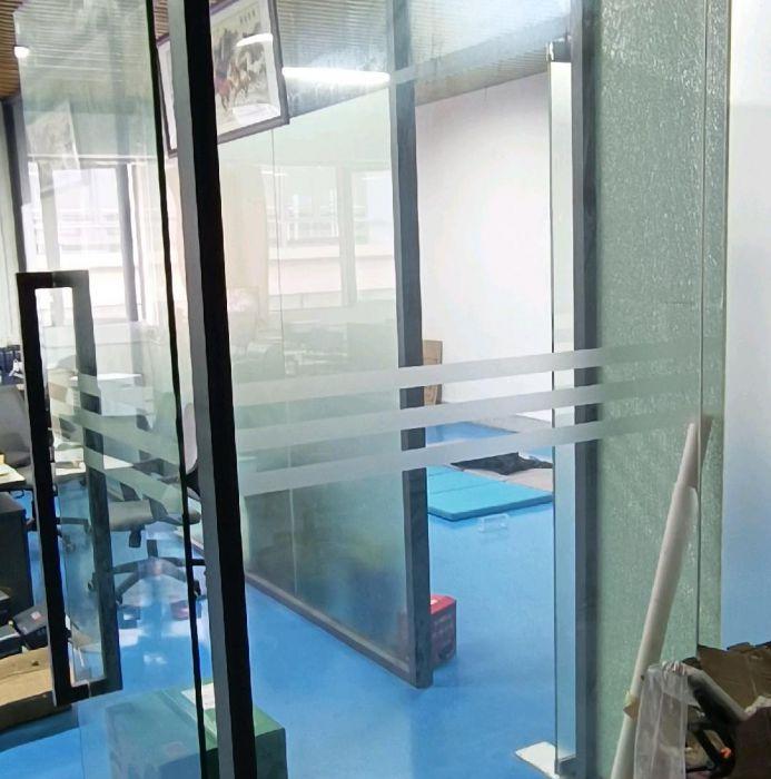 920平转租，厂房方正好安排，采光好，通透，新装修的办公室