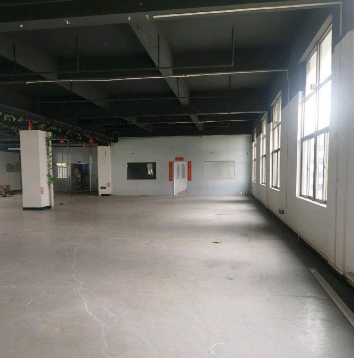 厂房位于惠南科技创业中心(孵化器)内